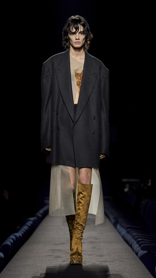 مجموعة Dries Van Noten لموسم خريف وشتاء 2023-2024