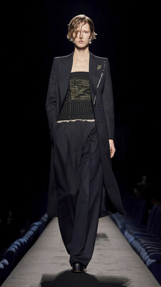 مجموعة Dries Van Noten لموسم خريف وشتاء 2023-2024