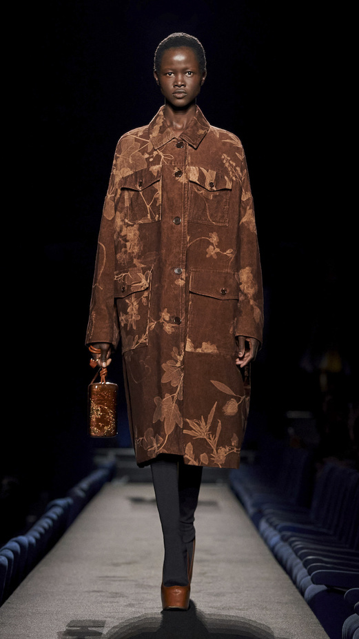 مجموعة Dries Van Noten لموسم خريف وشتاء 2023-2024