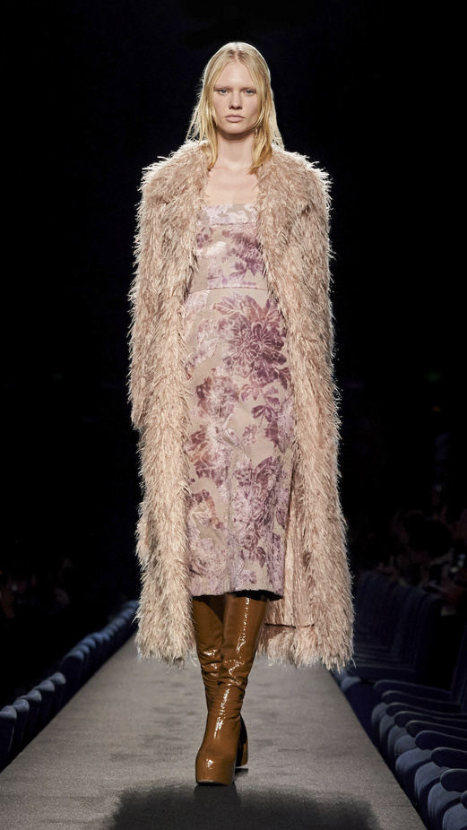 مجموعة Dries Van Noten لموسم خريف وشتاء 2023-2024