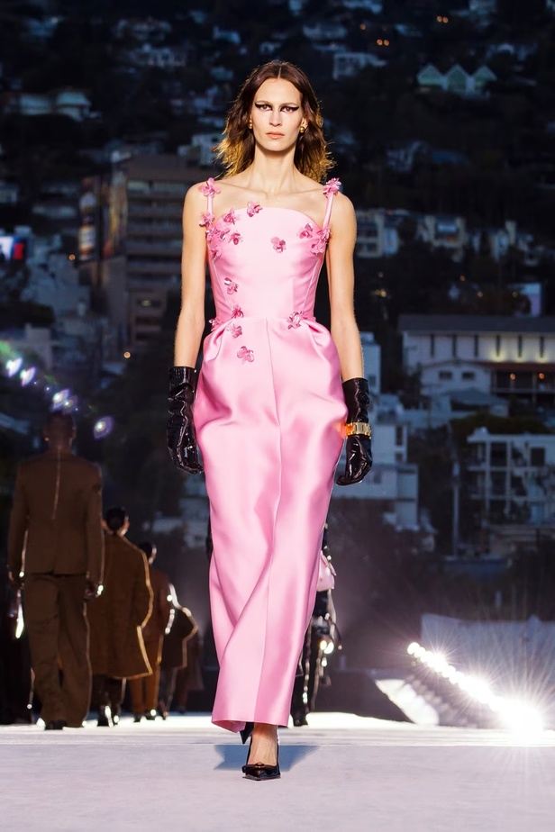 مجموعة Versace لخريف وشتاء 2023-2024 