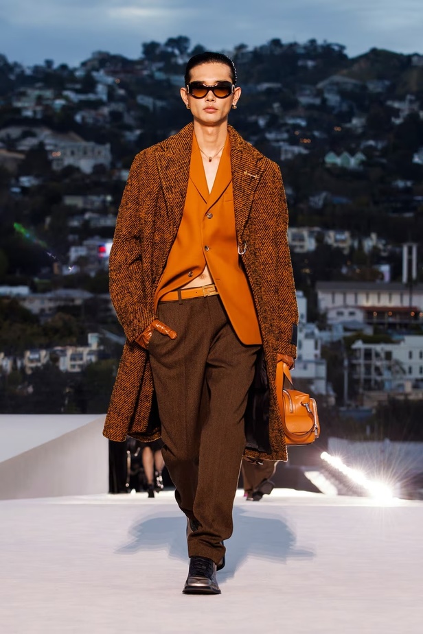 مجموعة Versace لخريف وشتاء 2023-2024 