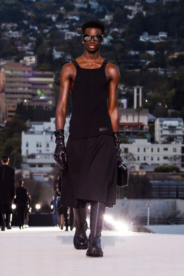 مجموعة Versace لخريف وشتاء 2023-2024 