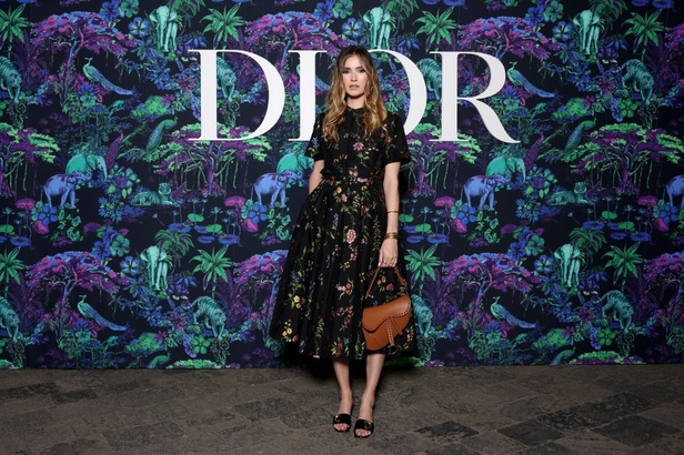 5 أمور اكتشفيها عن مجموعة ديور Dior لخريف 2023 في مومباي