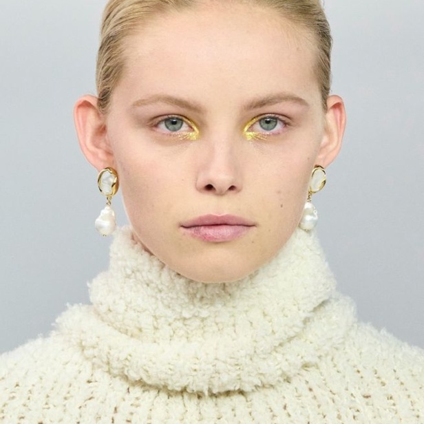 مجموعة Chloe لخريف وشتاء 2023-2024 تستكشف الأنوثة مع شغف التصاميم المستدامة