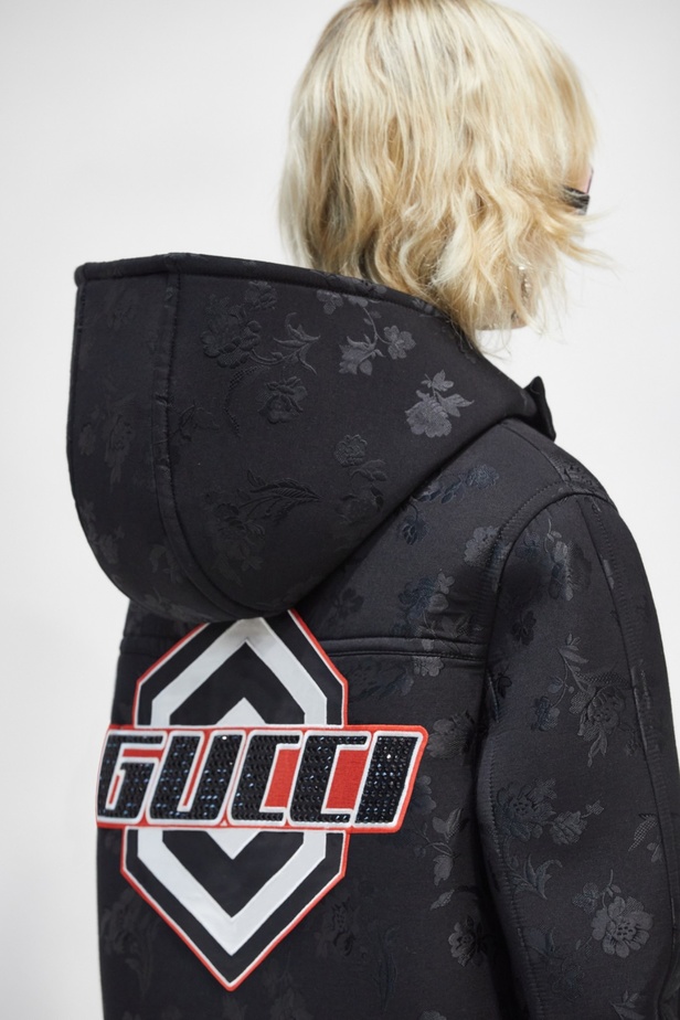 مجموعة Gucci Cruise 2024 تأخذنا إلى سيول في رحلة تجمع بين الأناقة والتراث 