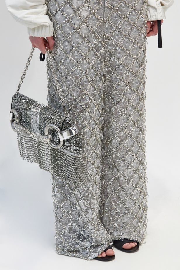 مجموعة Gucci Cruise 2024 تأخذنا إلى سيول في رحلة تجمع بين الأناقة والتراث 