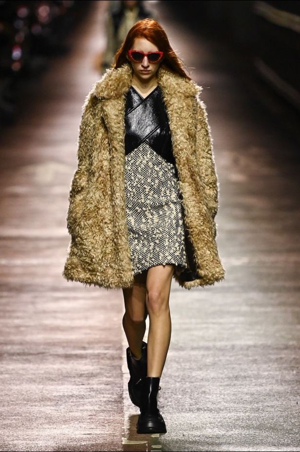 مجموعة Louis Vuitton لموسم ما قبل خريف 2023.. قصات كاجوال وعودة الجلد الى الواجهة