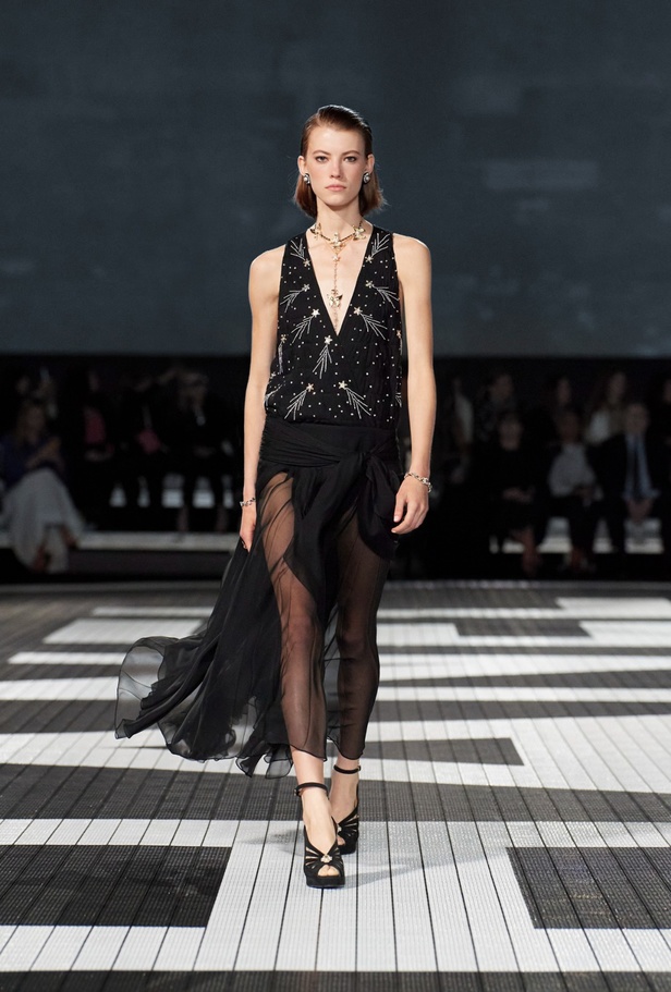 شانيل تستحضر سحر هوليوود في مجموعة CRUISE لعام 2023/2024