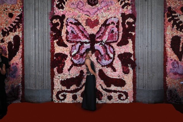 مجموعة Dior Cruise لعام 2024: احتفال بـ"فريدا كاهلو" والحرفية الاستثنائية