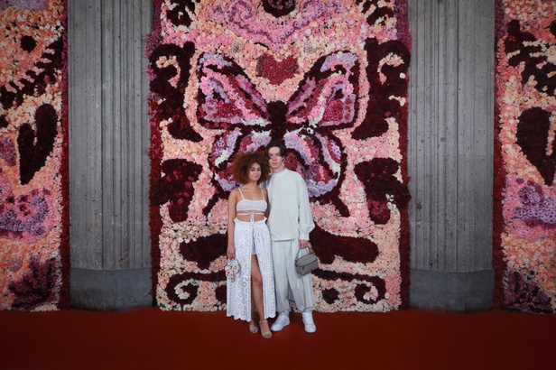 مجموعة Dior Cruise لعام 2024: احتفال بـ"فريدا كاهلو" والحرفية الاستثنائية