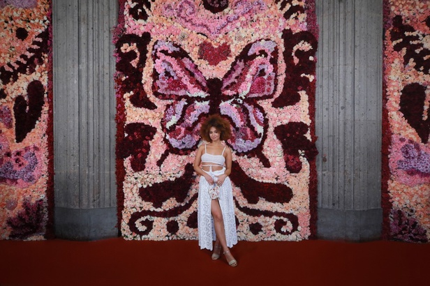 مجموعة Dior Cruise لعام 2024: احتفال بـ"فريدا كاهلو" والحرفية الاستثنائية