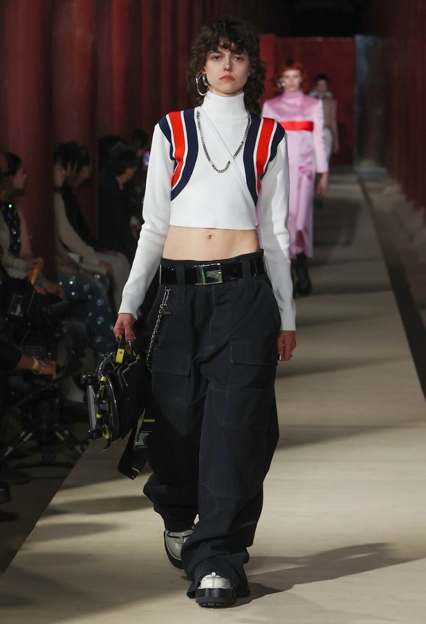 مجموعة Gucci Cruise 2024 تأخذنا إلى سيول في رحلة تجمع بين الأناقة والتراث 