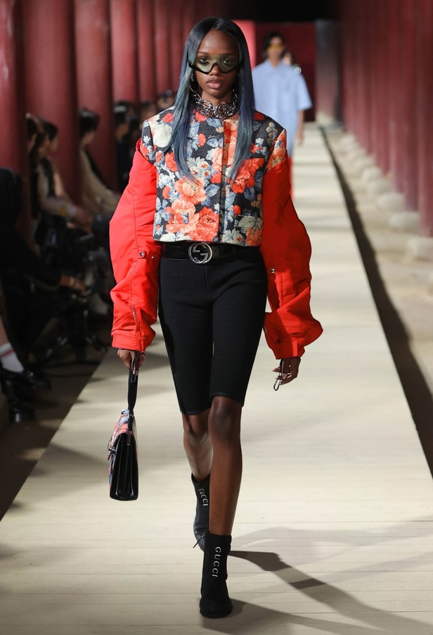 مجموعة Gucci Cruise 2024 تأخذنا إلى سيول في رحلة تجمع بين الأناقة والتراث 