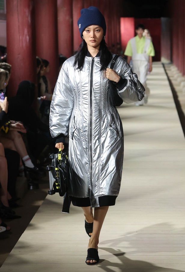 مجموعة Gucci Cruise 2024 تأخذنا إلى سيول في رحلة تجمع بين الأناقة والتراث 