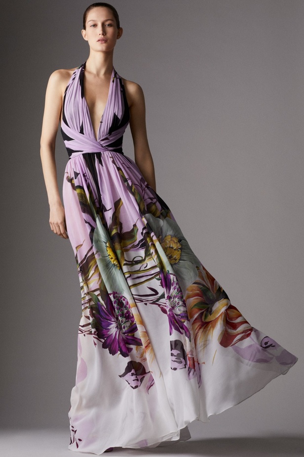 مجموعة ايلي صعب RESORT 2024 تعبير مذهل عن التألق الراقي