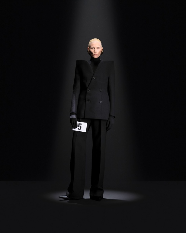 مجموعة Balenciaga لموسم خريف 2024