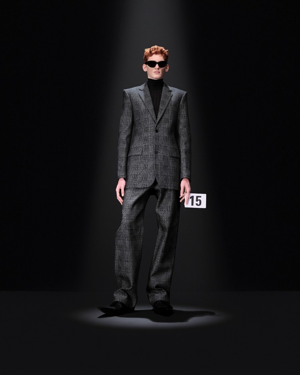 مجموعة Balenciaga لموسم خريف 2024