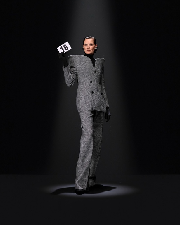 مجموعة Balenciaga لموسم خريف 2024