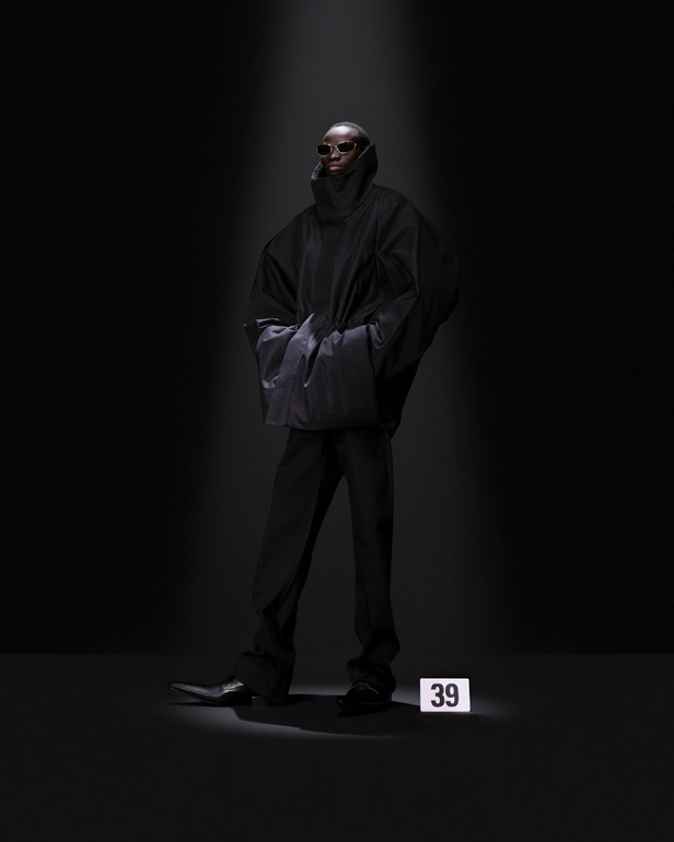 مجموعة Balenciaga لموسم خريف 2024
