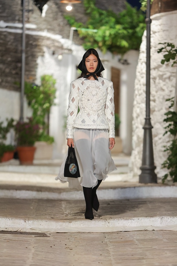 عرض دولتشي غابانا Alta Moda يحتفل بالحرف الأصلية لمدينة بوليا