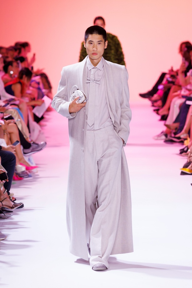 مجموعة جورج حبيقة للأزياء الراقية لخريف 2023... احتفال للحواس يوقظ حلماً ملوناً يزيّنه أمل بمستقبل مُشرق