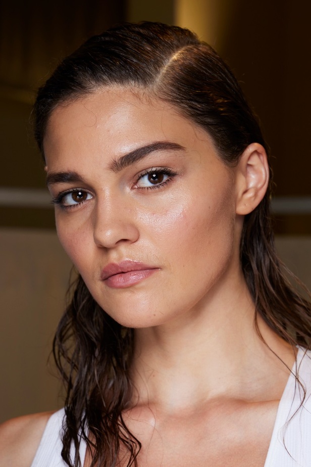 إطلالات جمالية من مجموعة جورج حبيقة للأزياء الراقية لخريف 2023