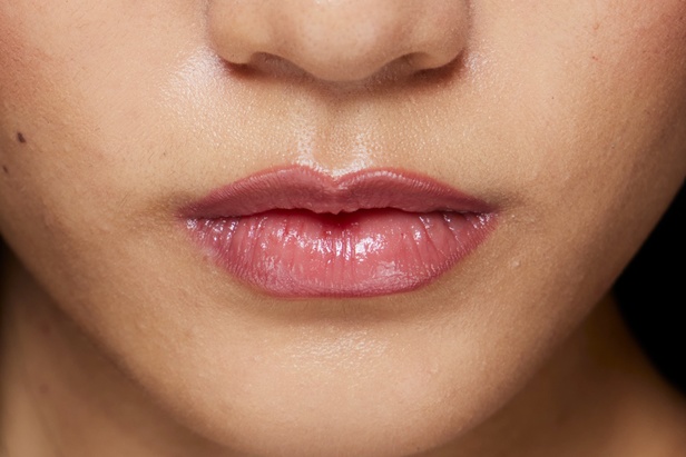 إطلالات جمالية من مجموعة جورج حبيقة للأزياء الراقية لخريف 2023