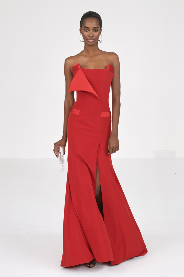 عرض أزياء Alexis Mabille لخريف وشتاء 2023- 2024.. عودة الزخرفات والساتان الى الواجهة