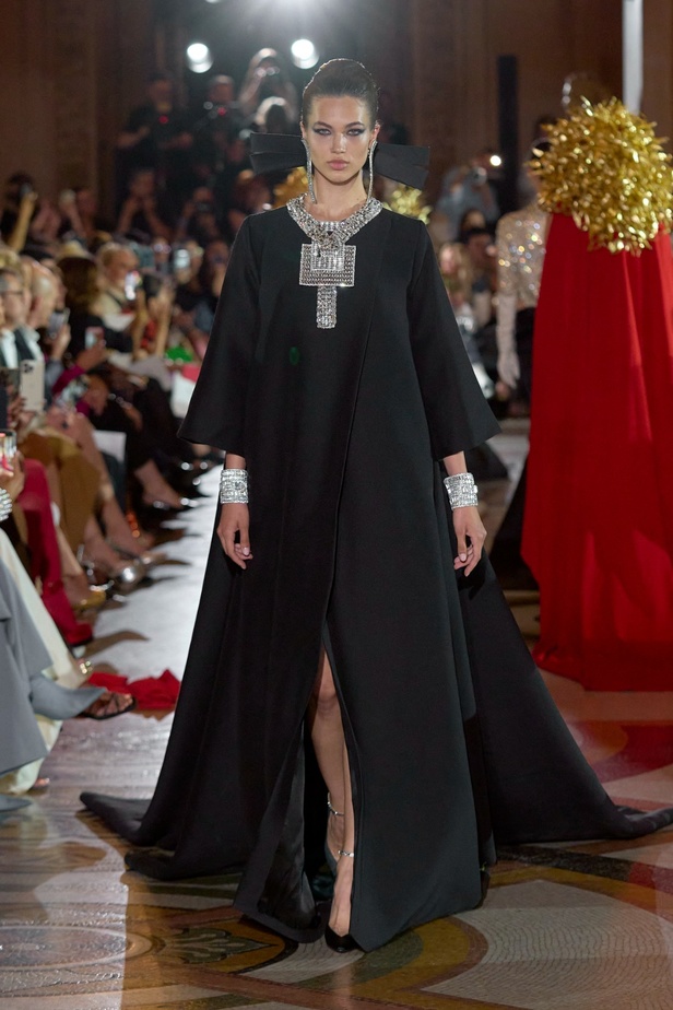 مجموعة Stéphane Rolland لخريف وشتاء 2024 تكرّم ماريا كالاس 