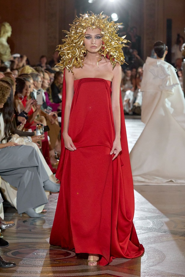 مجموعة Stéphane Rolland لخريف وشتاء 2024 تكرّم ماريا كالاس 