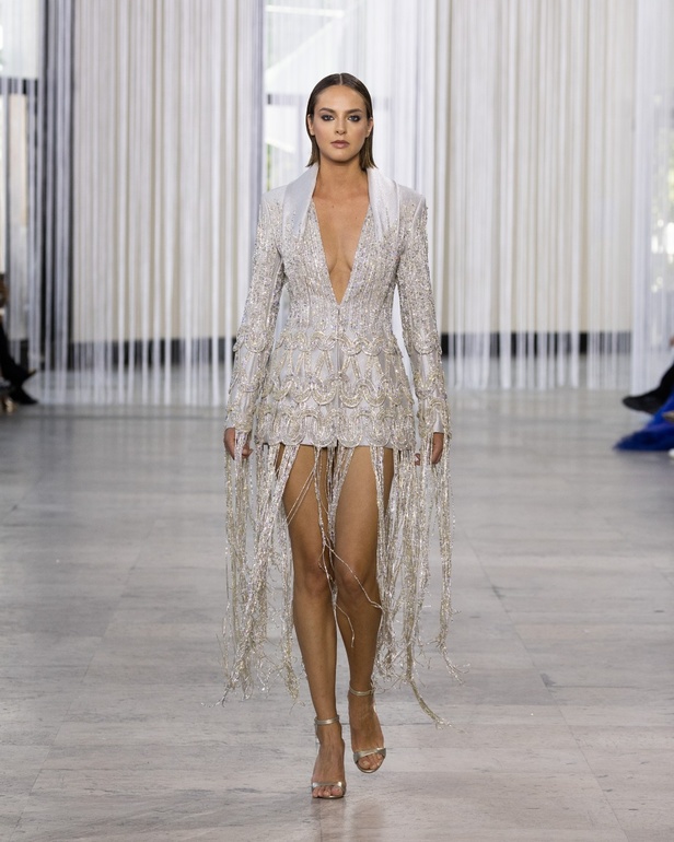 مجموعة طوني ورد للأزياء الراقية ترسم صورة فاخرة تخترق البشرة وتتسلل إلى الروح من خلال الفن والتكنولوجيا والاستدامة