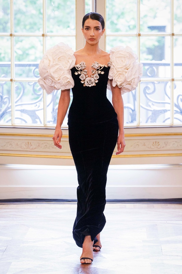 رحلة جديدة ملهمة للمصممة Tamara Ralph مع إطلاق علامتها من أسبوع الموضة الباريسي للهوت كوتور 