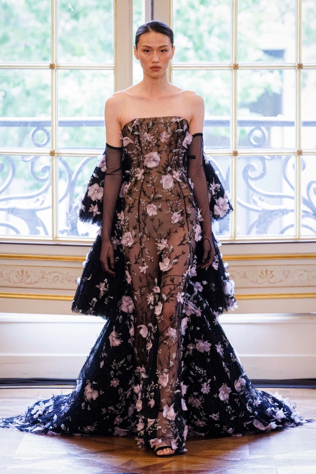 رحلة جديدة ملهمة للمصممة Tamara Ralph مع إطلاق علامتها من أسبوع الموضة الباريسي للهوت كوتور 