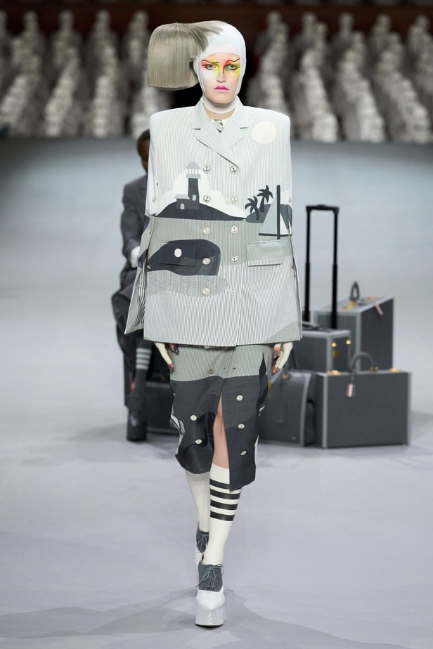 مجموعة Thom Browne للأزياء الراقية لخريف وشتاء 2024... الأزياء الهوت كوتور في شكل مسرحي