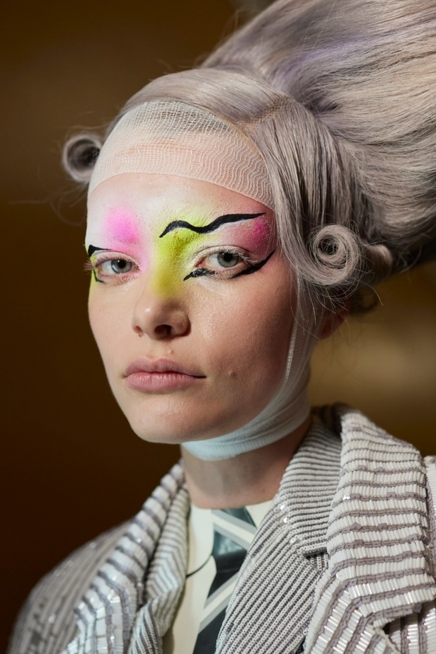 إطلالات جمالية من عرض مجموعة Thom Browne للأزياء الراقية لخريف وشتاء 2024