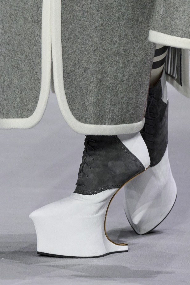 مجموعة Thom Browne للأزياء الراقية لخريف وشتاء 2024... الأزياء الهوت كوتور في شكل مسرحي