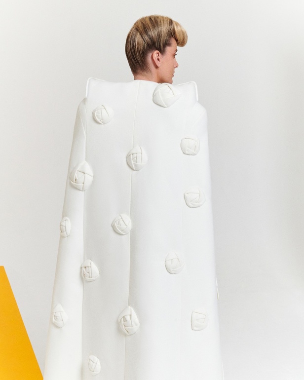 قزي وأوسطا يقدمان مجموعة "الربيع المقدس" لخريف وشتاء 2023-2024 للأزياء الراقية