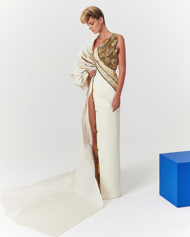 قزي وأوسطا يقدمان مجموعة "الربيع المقدس" لخريف وشتاء 2023-2024 للأزياء الراقية