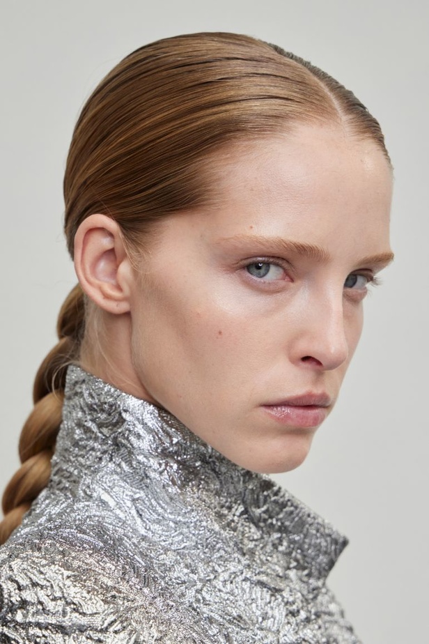 عودة اللون الأسود الى الواجهة مع مجموعةAlexandre Vauthier  لخريف وشتاء 2024 في باريس