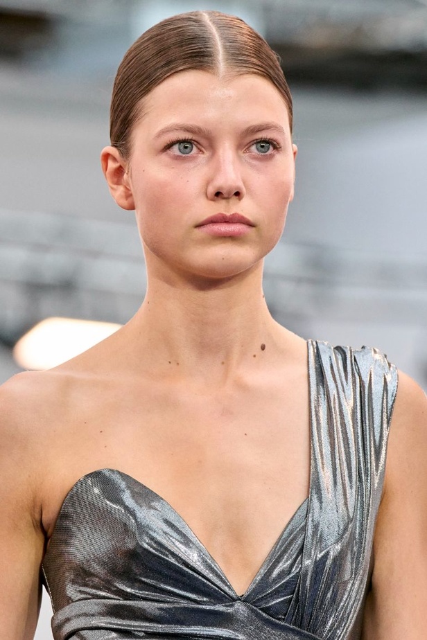 عودة اللون الأسود الى الواجهة مع مجموعةAlexandre Vauthier  لخريف وشتاء 2024 في باريس