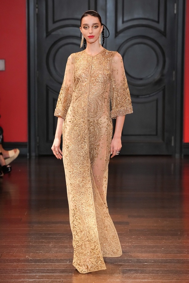 مجموعة Naeem Khan لربيع وصيف 2024 في نيويورك