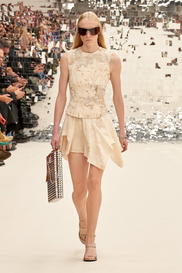 مجموعة Acne Studio لربيع وصيف 2024