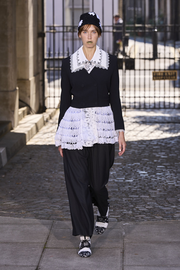 حنين الى الطفولة وبلده الأمّ في مجموعة BORA AKSU لربيع وصيف 2024