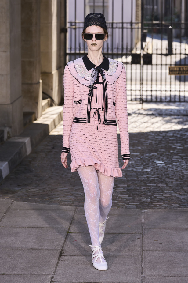 حنين الى الطفولة وبلده الأمّ في مجموعة BORA AKSU لربيع وصيف 2024