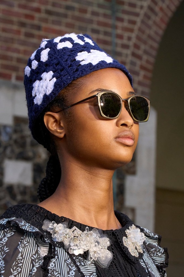 حنين الى الطفولة وبلده الأمّ في مجموعة BORA AKSU لربيع وصيف 2024