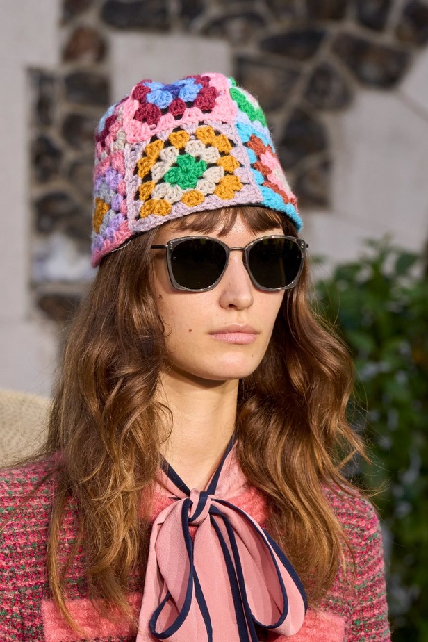 حنين الى الطفولة وبلده الأمّ في مجموعة BORA AKSU لربيع وصيف 2024