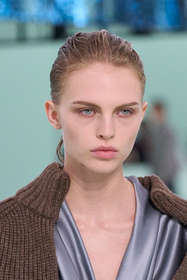 CorpCore: علامة BOSS تعيد إحياء إرثها العريق مع عرض أزياء خريف وشتاء 2023 