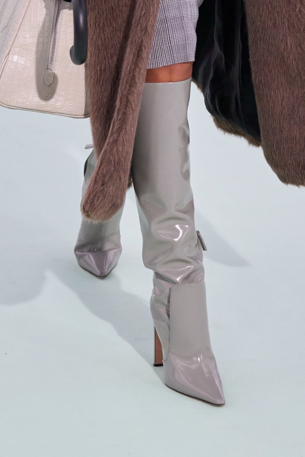 CorpCore: علامة BOSS تعيد إحياء إرثها العريق مع عرض أزياء خريف وشتاء 2023 