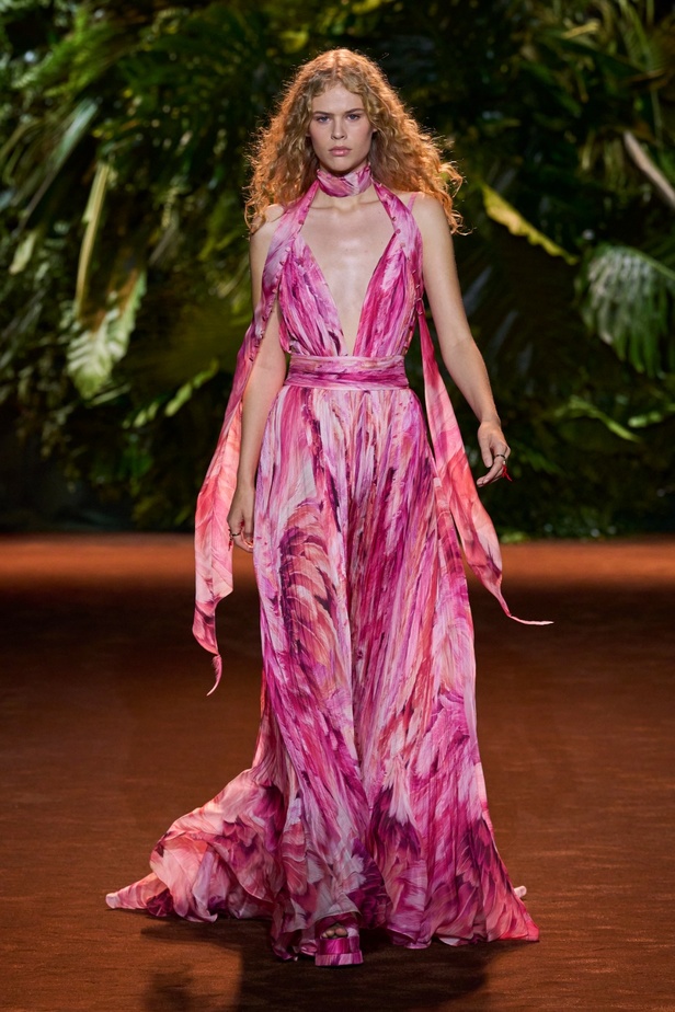 مجموعة Roberto Cavalli لربيع وصيف 2024